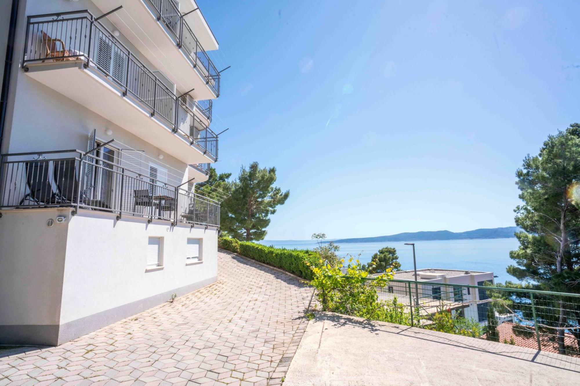 Sea View Apartment Gin Брела Стая снимка