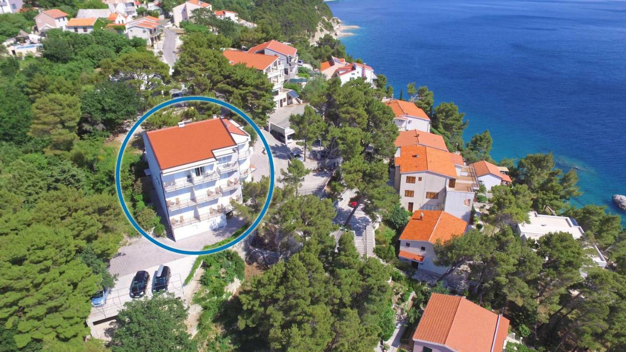 Sea View Apartment Gin Брела Екстериор снимка