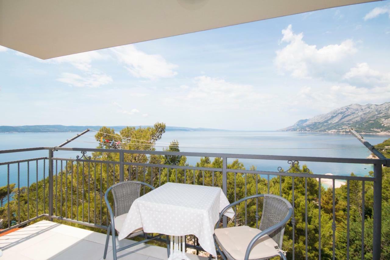 Sea View Apartment Gin Брела Екстериор снимка