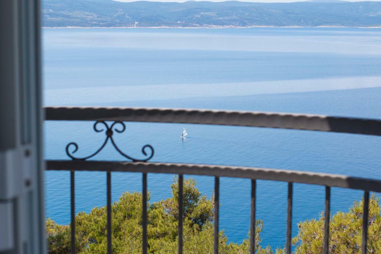 Sea View Apartment Gin Брела Екстериор снимка