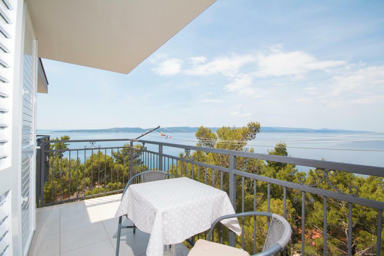Sea View Apartment Gin Брела Екстериор снимка