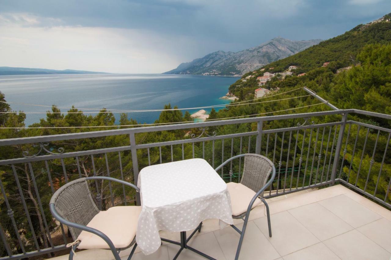 Sea View Apartment Gin Брела Екстериор снимка